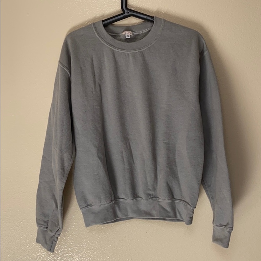 brandy melville crew neck sweater